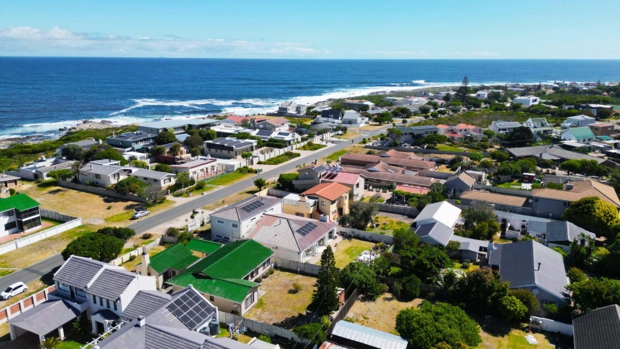 5 Bedroom Property for Sale in Sandbaai Western Cape